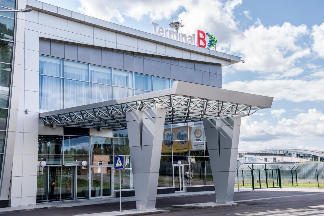 Terminal B Hotel Kiev Exterior foto